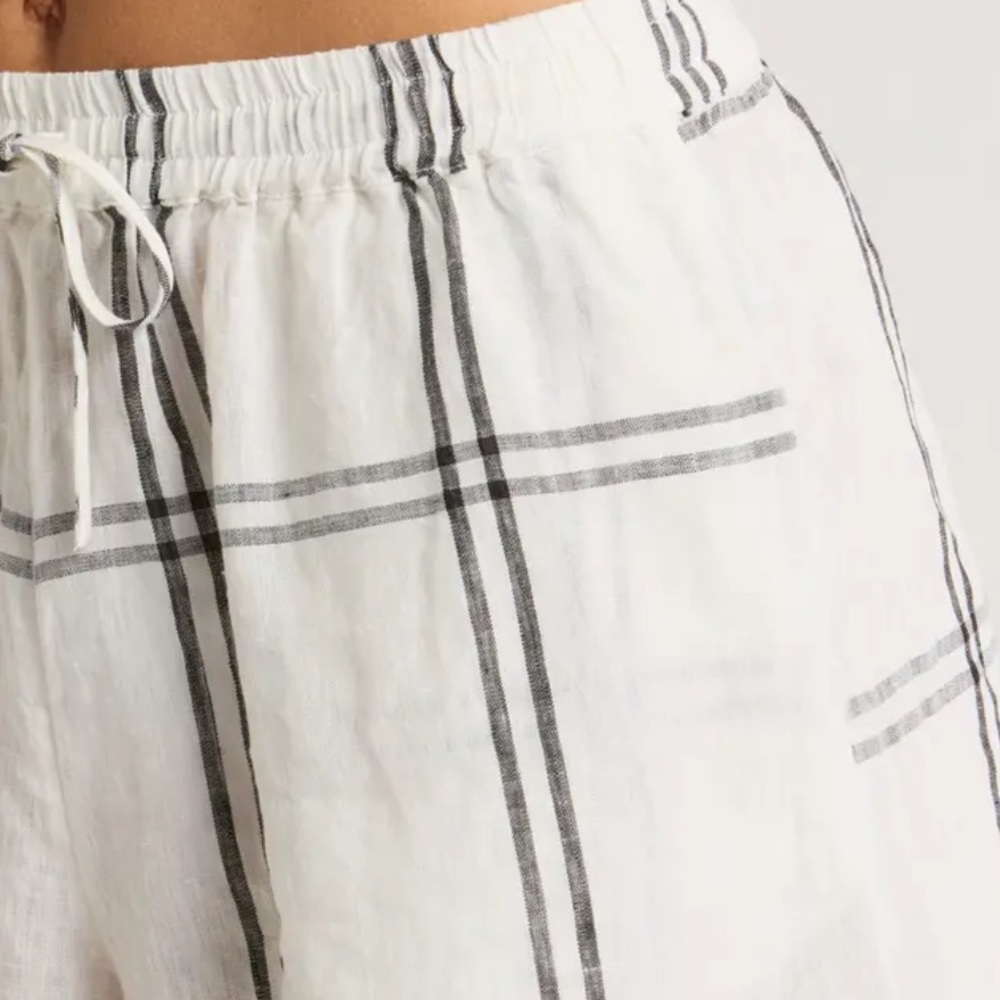 L*SPACE | Rio Linen Cover-Up Drawstring Shorts Flannel - Picture 5 of 8